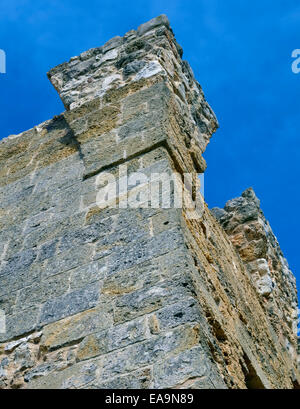 Detail-Wall-Wachturm auf die Küste von Apulien, Italien Stockfoto