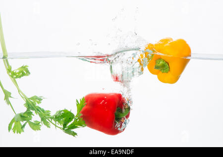 Paprika im Wasser Stockfoto