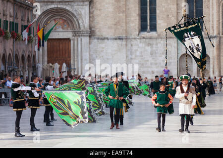 Mittelalterfest von La Quintana in Piazza del Popolo, Ascoli Piceno, Le Marche, Italien Stockfoto