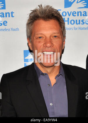 Jon Bon Jovi kümmert sich der Bund Haus Pennsylvania "A Night of A Thousand Stars" Gala Featuring: Jon Bon Jovi wo: Philadelphia, Pennsylvania, USA bei: 7. Mai 2014 Stockfoto