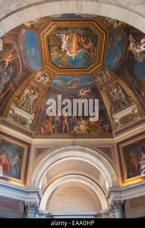 Decke des Saals der Musen in der Vatikanischen Museen (UNESCO-Weltkulturerbe), Vatikanstadt, Rom, Italien Stockfoto