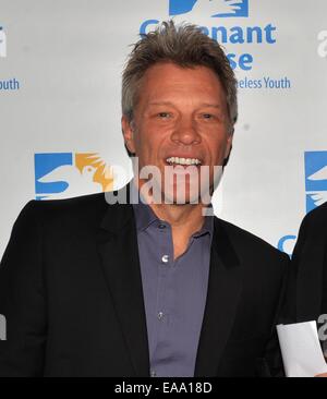 Jon Bon Jovi kümmert sich der Bund Haus Pennsylvania "A Night of A Thousand Stars" Gala Featuring: Jon Bon Jovi wo: Philadelphia, Pennsylvania, USA bei: 7. Mai 2014 Stockfoto