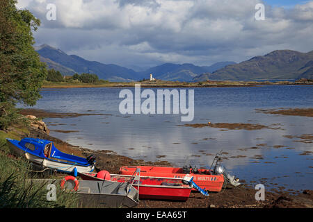 Blick in Richtung des Leuchtturms auf Insel Ornsay von in der Nähe von Armadale, Isle Of Skye Stockfoto