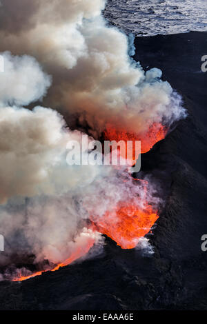 Luftaufnahme von Lava und Federn, Holuhraun Fissure Eruption Bardarbunga Vulkan Island Stockfoto