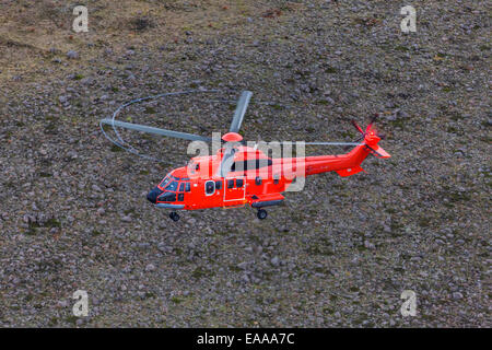 TF-SYN, Suche und Rettungshubschrauber fliegen von Gullfoss Wasserfall, Island Stockfoto