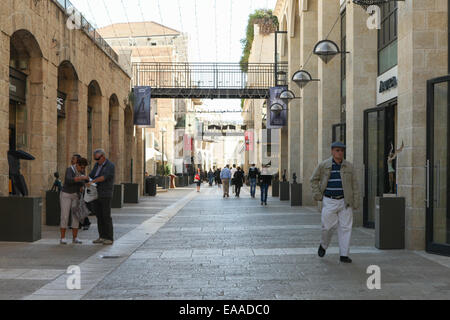 Shopping-Fans und Touristen am Mamilla Einkaufsstraße Stockfoto