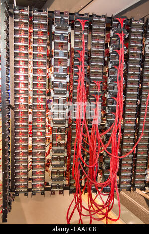 Neuerstellung der Turing-Bombe in Bletchley Park, verwendet, um WWII deutsche Enigma-Maschine-Verschlüsselte Geheimbotschaften entschlüsseln Stockfoto