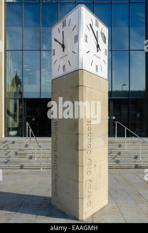 Clock Tower vor dem Büro des Stadtrates von Derby Stockfoto