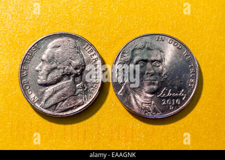 Zwei Versionen der USA 5 Cent-Stück mit Thomas Jefferson Stockfoto