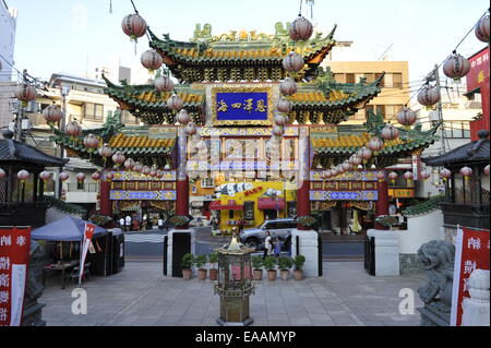 Beautiful Mazu Miao chinesischen Tempel Tor in Yokohama Chinatown, Japan Stockfoto