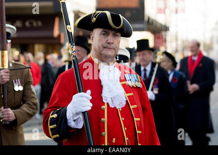 Stratford-upon-Erinnerung Sonntag Parade. Der Ausrufer in der parade Stockfoto