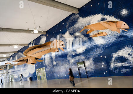 Horizontale Innenansicht der Oceanario de Lisboa in Lissabon. Stockfoto