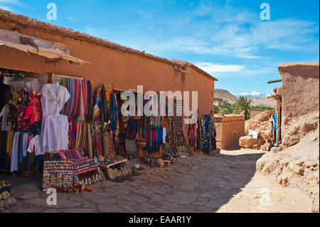 Horizontale Straßenbild bei Ait Benhaddou in Marokko Stockfoto