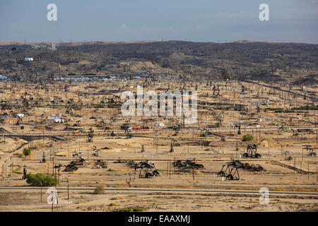 Der Kern River-Ölfeld in Oildale, Bakersfield, Kalifornien, USA. Nach einer noch nie da gewesenen vier Jahr lang Dürre, Bakersfiel Stockfoto