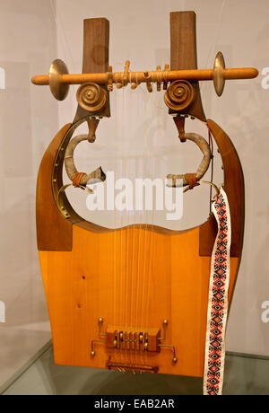 In das Museum für alte griechische Musikinstrumente & Spielzeug & Spiele, Katakolon, Ilia ("Elis"), Peloponnes, Griechenland. Stockfoto