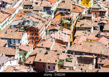 Riva Del Garda Dächer aus Bastione Fort Stockfoto