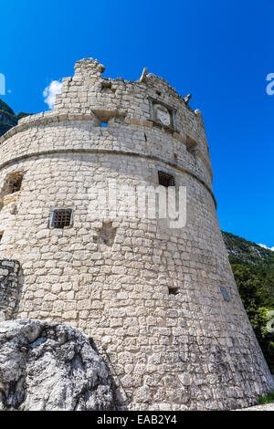 Ein Blick auf die Bastione Fort über Riva Del Garda am Gardasee, Italien Stockfoto