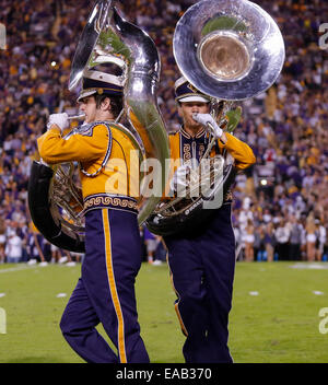 LSU-Band während des Spiels zwischen Alabama Crimson Tide und LSU Tigers im Tiger Stadium in Baton Rouge, Louisiana, am 8. November 2014 durchführen. Alabama besiegte LSU in der Overtime 20-13. Stockfoto