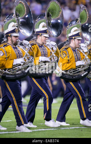 LSU-Band während des Spiels zwischen Alabama Crimson Tide und LSU Tigers im Tiger Stadium in Baton Rouge, Louisiana, am 8. November 2014 durchführen. Alabama besiegte LSU in der Overtime 20-13. Stockfoto