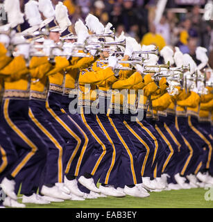 LSU-Band während des Spiels zwischen Alabama Crimson Tide und LSU Tigers im Tiger Stadium in Baton Rouge, Louisiana, am 8. November 2014 durchführen. Alabama besiegte LSU in der Overtime 20-13. Stockfoto