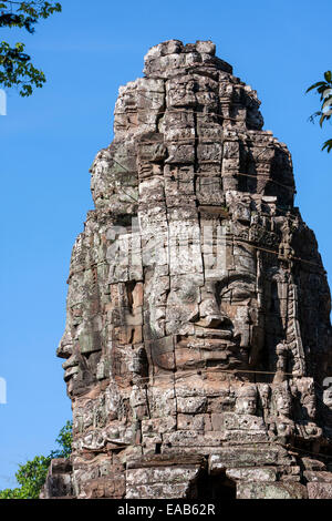 Kambodscha, Bayon Tempel, späten 12.. Jahrhundert.  Buddha Gesicht lächelnd, rekonstruiert 2010 / 11. Stockfoto