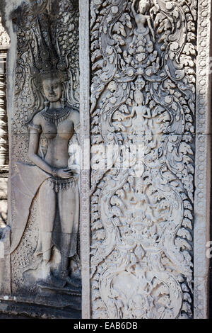 Kambodscha, Angkor Wat.  Apsaras, übernatürliche weibliche Wesen in der hinduistischen Mythologie. Stockfoto