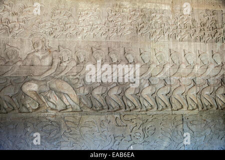 Kambodscha, Angkor Wat.  Götter, die am laufenden Band Meer Milch, aus der Hindu Schöpfungsmythos, der Bhagavata Purana. Stockfoto