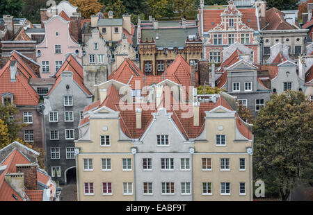 Blick auf die Altstadt vom Turm der Basilika der seligen Jungfrau Mariä (Marienkirche) in Danzig, Polen Stockfoto