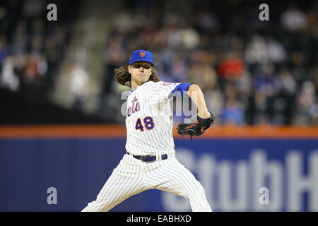 Queens, NY/USA – 21. Mai 2014: New York Mets Jacob deGrom wirft gegen die Los Angeles Dodgers auf dem Citi Field. Credit: Gordon Donovan/Alamy Live News Stockfoto