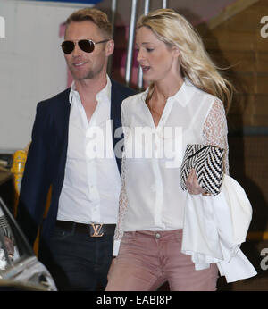 Ronan Keating und Freundin Sturm Uechtritz außerhalb ITV Studios Featuring: Ronan Keating, Sturm Uechtritz wo: London, Vereinigtes Königreich bei: 9. Mai 2014 Stockfoto