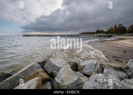Pier am Baltischen Meer in Orlowo Bezirk in Gdynia, Polen Stockfoto