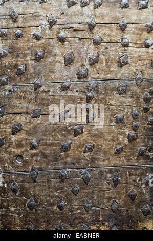 In HMP Lancaster Castle, Lancashire, Großbritannien. Die alte mittelalterliche Tür zu den Quäkerzellen, wo der Quäkergründer George Fox 1660 inhaftiert wurde Stockfoto