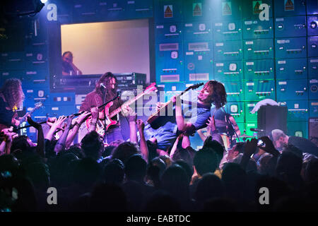 Manchester, UK. 10. November 2014. US-Rock-Musiker Ty Segall in Konzert im Gorilla in Manchester am 10. November 2014 Stockfoto