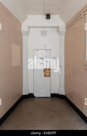 HMP Lancaster Castle, Lancashire, Vereinigtes Königreich. Das Innere einer Gefängniszelle im alten Flügel der „weiblichen Verbrecher“ Stockfoto