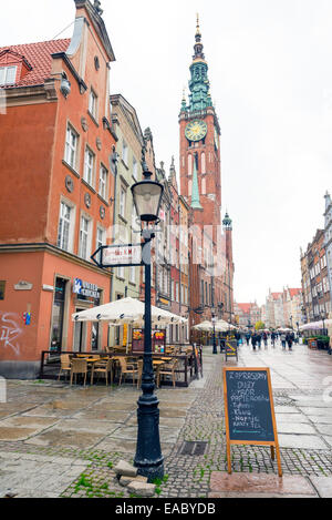 Danzig, Polen - 22. Oktober 2014: Altstadt mit Rathaus Stockfoto