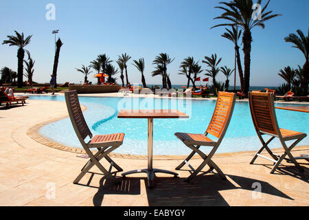 Marokko Urlaubshotel in Agadir mit in der Nähe von verlassenen Poolbereich Stockfoto