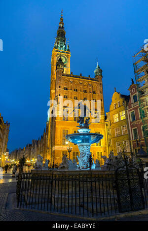 Danzig, Polen - 22. Oktober 2014: Wahrzeichen von Danzig - Neptun-Brunnen im historischen Stadtzentrum. Stockfoto