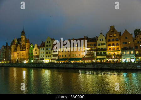 Danzig, Polen - 22. Oktober 2014: Gdansk Altstadt bei Nacht Stockfoto