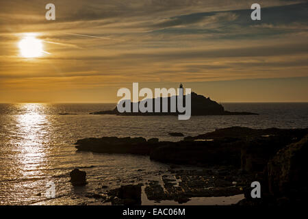 Sonnenuntergang über Godrevy Lighthoues Stockfoto