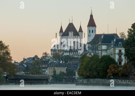 Frühen Herbstmorgen in Thun, Kanton Bern, Schweiz. Stockfoto