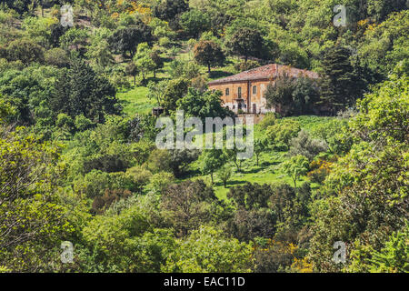 Le Madonie ist ein Gebirgszug in der Mitte der Küste von Sizilien, Italien, Nordeuropa Stockfoto