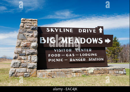 National Park Service-Schild am großen Wiesen, auf Skyline Drive, Virginia, USA. Stockfoto