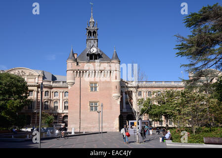 Place du Capitole Dungeon oder Donjon mittelalterlichen Stone Tower & City Center Wahrzeichen Toulouse Frankreich Stockfoto