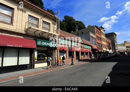 North Broadway in der Nähe von Getty Square Yonkers New York Stockfoto