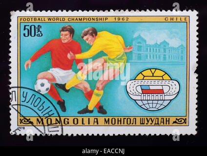 Mongolei - circa 1978: eine Briefmarke gedruckt im mongolischen zeigt Bild der Fußball Weltmeisterschaft 1962 Chile, Serie Footb Stockfoto