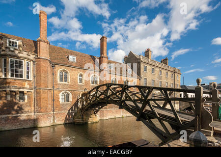 Cambridge mathematische Brücke über den Fluss Cam am Queens' College Stockfoto