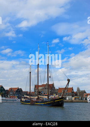 Ein Tourist junk in Volendam. Stockfoto