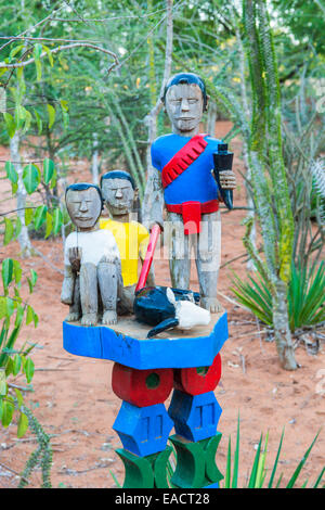 Aloalo, traditionelle Beerdigung Pol Skulptur, Berenty, Fort Dauphin, Provinz Toliara, Madagaskar Stockfoto