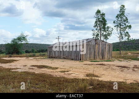 Hölzerne Kirche der strafrechtlichen Camp Ranomainty, Fort Dauphin, Provinz Toliara, Madagaskar Stockfoto