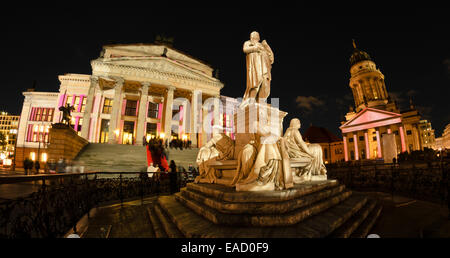 Konzerthaus, Schiller Denkmal und Französischer Dom, Gendarmenmarkt, Berlin Stockfoto